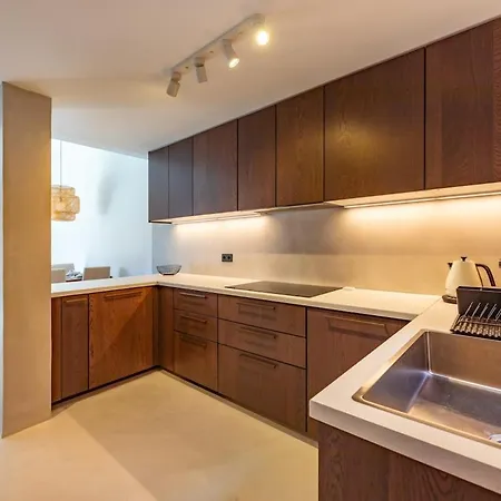 Joaquin Apartman